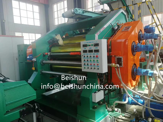 kaufen Hocheffiziente 920mm Breite Kautschukkalendermaschine mit 2000mm Walzlänge online manufacture