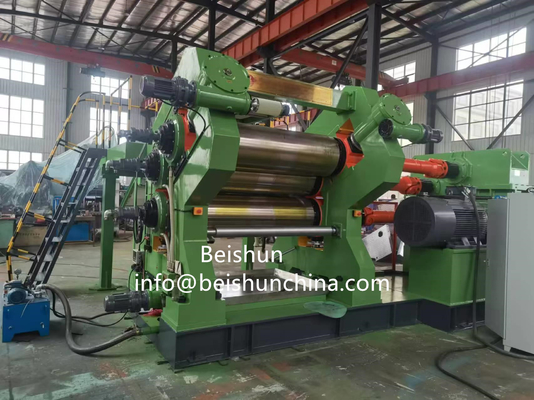 kaufen 920 mm Breite Wasserkühlung Drei Rollen Kalendermaschine für die Produktivität online manufacture