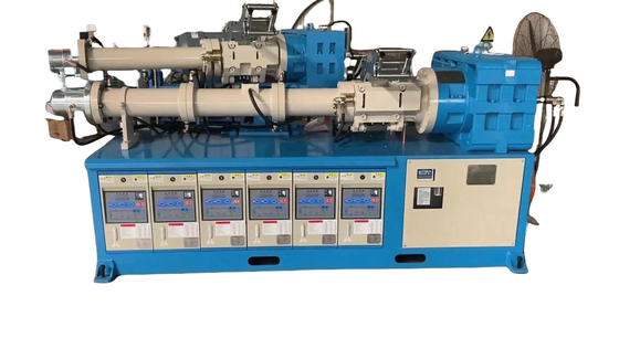 kaufen CE-zertifizierte Kautschuk-Kaltzufuhr-Extruder mit einer Kapazität von 200 kg/Stunde online manufacture