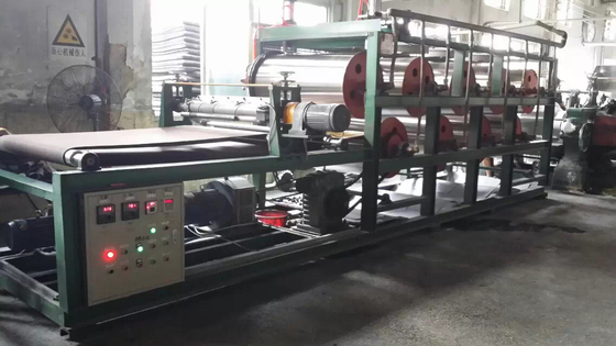 kaufen Intelligente Kaltwasser-Rollenkühlmaschine kann für die Kühlung von Gummifolien und EVA-Materialien verwendet werden online manufacture