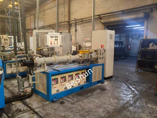 kaufen EPDM-Dichtungsstreifen-Produktionslinie mit 0-400 °C Temperaturbereich und 900-950 HV Schrauben-Härte für 100 kg/h Ausstoß online manufacture