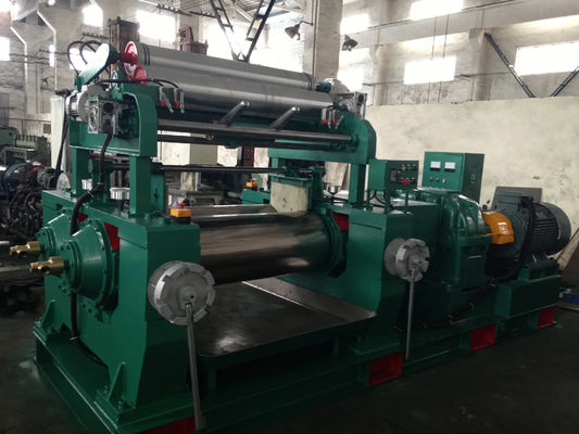 Guter Preis Roheisen-mischende Mühlgummimaschine mit Glattwalze-Oberfläche Online