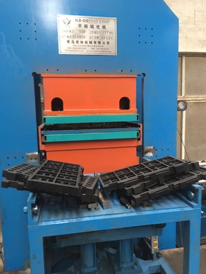 Gummischirmvulkanisierungsmaschine für gewinnende Gummimasche