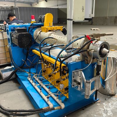 Qualität Typ 90 Pin-Gummi-Extruder, Kaltzufuhr, geringer Energieverbrauch, sorgenfreier Kundendienst. Fabrik