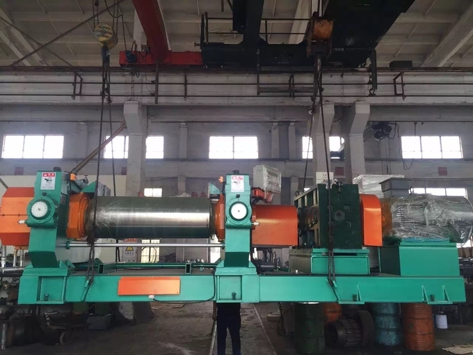 Automatische mischende Mühle zwei Rollenxk-450 für das Zusammensetzen des Gummis mit Mischmaschine auf Lager 1